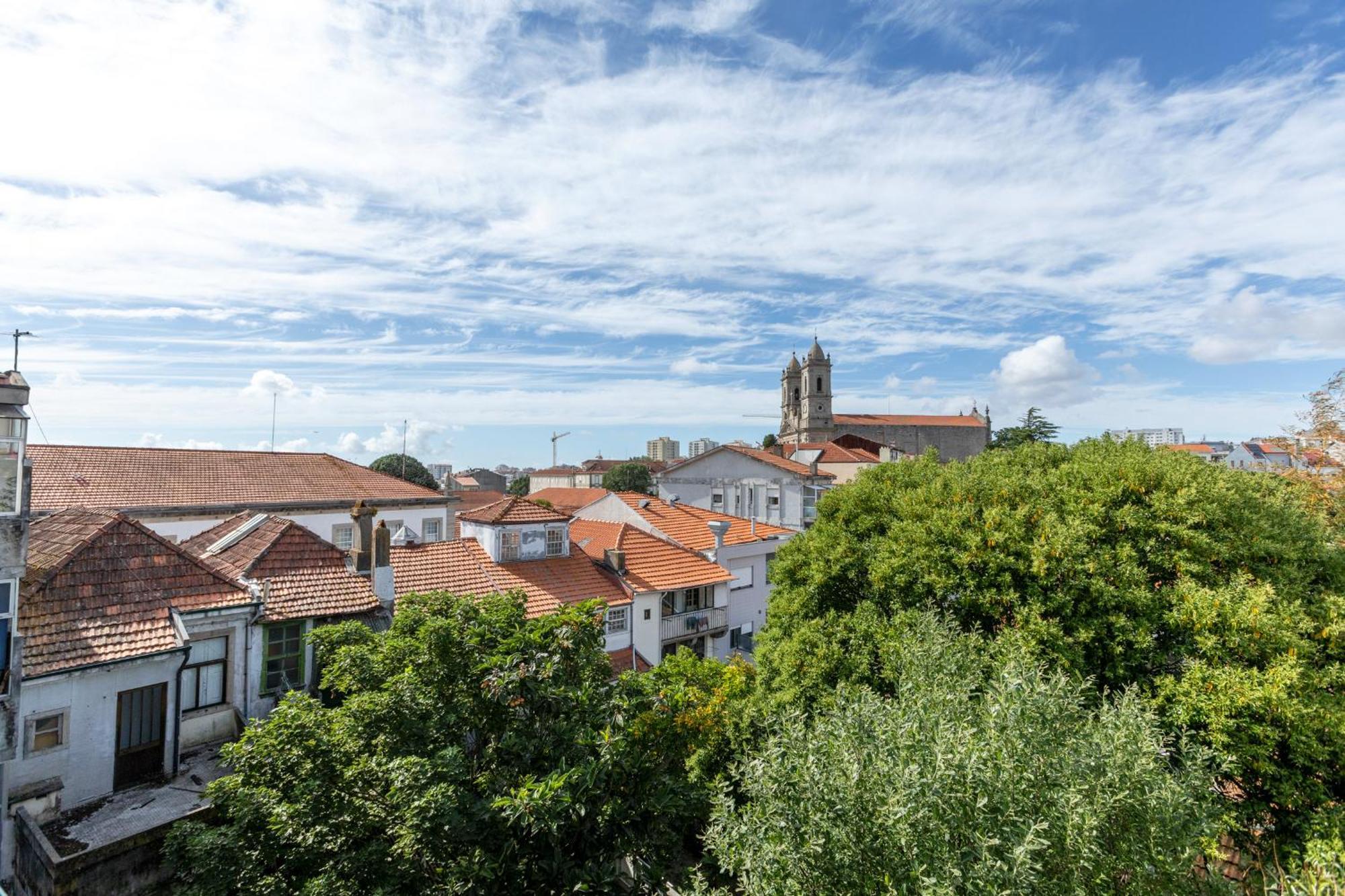! Luminous 2Br Top Floor ! Praca Da Republica Porto Room photo